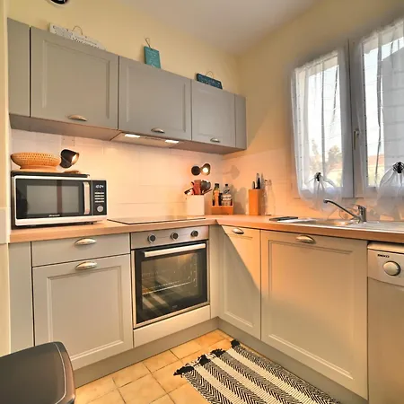 Les Paquerettes By Interhome بيت للعطل